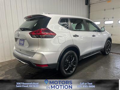 2018 Nissan Rogue S AWD   - Photo 5 - Saint Cloud, MN 56301