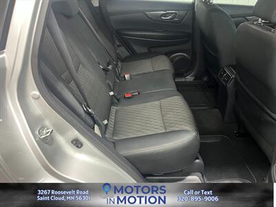 2018 Nissan Rogue S AWD   - Photo 17 - Saint Cloud, MN 56301