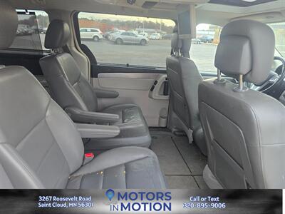 2012 Volkswagen Routan SEL - Photo 15 - Saint Cloud, MN 56301