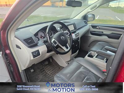 2012 Volkswagen Routan SEL - Photo 9 - Saint Cloud, MN 56301