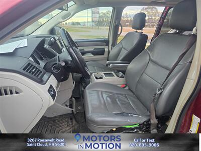 2012 Volkswagen Routan SEL - Photo 13 - Saint Cloud, MN 56301