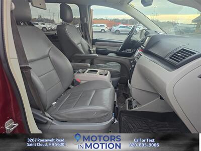 2012 Volkswagen Routan SEL - Photo 16 - Saint Cloud, MN 56301