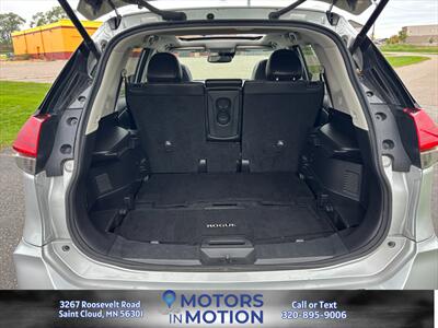 2017 Nissan Rogue SL - Photo 23 - Saint Cloud, MN 56301