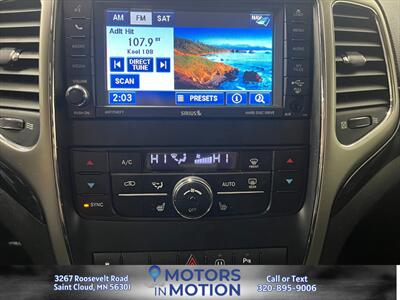 2012 Jeep Grand Cherokee Laredo 4WD w/Sunroof - Photo 11 - Saint Cloud, MN 56301