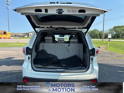 2015 Toyota Highlander Limited Platinum AWD - Photo 14 - Saint Cloud, MN 56301