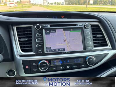 2015 Toyota Highlander Limited Platinum AWD - Photo 20 - Saint Cloud, MN 56301