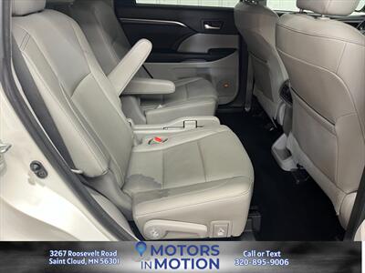 2015 Toyota Highlander Limited Platinum AWD   - Photo 14 - Saint Cloud, MN 56301