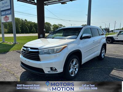 2015 Toyota Highlander Limited Platinum AWD - Photo 1 - Saint Cloud, MN 56301