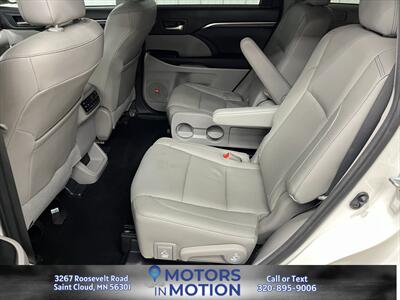 2015 Toyota Highlander Limited Platinum AWD   - Photo 13 - Saint Cloud, MN 56301