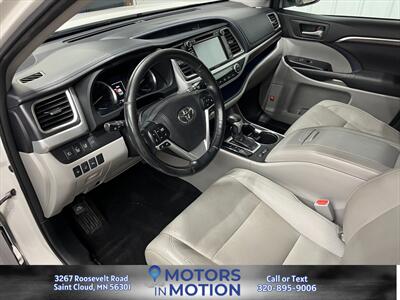 2015 Toyota Highlander Limited Platinum AWD   - Photo 10 - Saint Cloud, MN 56301