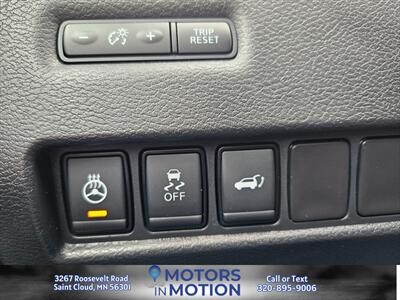 2017 Nissan Murano Platinum AWD w/Sunroof - Photo 13 - Saint Cloud, MN 56301