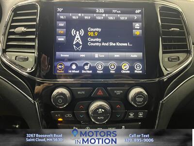 2019 Jeep Grand Cherokee Limited 4WD - Photo 14 - Saint Cloud, MN 56301