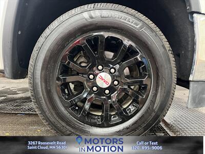 2018 GMC Sierra 1500 SLE 4x4 - Photo 9 - Saint Cloud, MN 56301