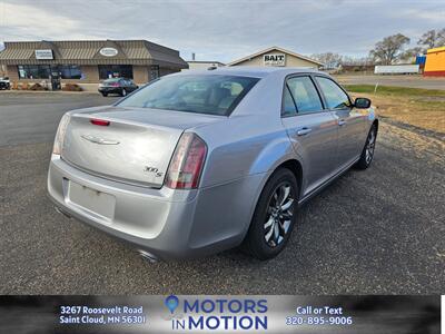 2014 Chrysler 300 S AWD - Photo 5 - Saint Cloud, MN 56301