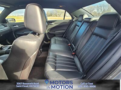 2014 Chrysler 300 S AWD - Photo 15 - Saint Cloud, MN 56301