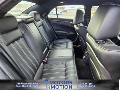 2014 Chrysler 300 S AWD - Photo 17 - Saint Cloud, MN 56301