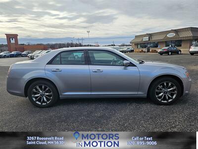 2014 Chrysler 300 S AWD - Photo 6 - Saint Cloud, MN 56301