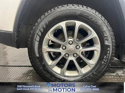 2015 Jeep Grand Cherokee Limited 4WD   - Photo 21 - Saint Cloud, MN 56301