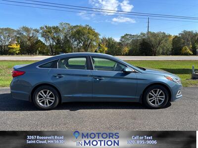 2017 Hyundai SONATA SE - Photo 6 - Saint Cloud, MN 56301