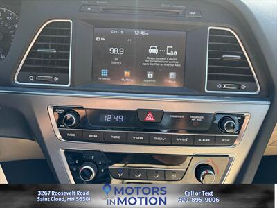 2017 Hyundai SONATA SE - Photo 13 - Saint Cloud, MN 56301
