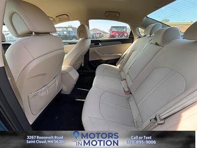 2017 Hyundai SONATA SE - Photo 15 - Saint Cloud, MN 56301