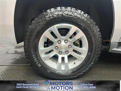 2017 Chevrolet Suburban LT 4x4   - Photo 19 - Saint Cloud, MN 56301