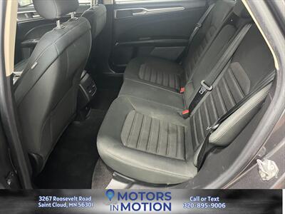 2019 Ford Fusion Hybrid SE   - Photo 15 - Saint Cloud, MN 56301