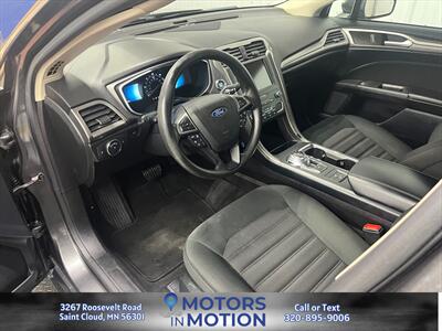 2019 Ford Fusion Hybrid SE   - Photo 9 - Saint Cloud, MN 56301