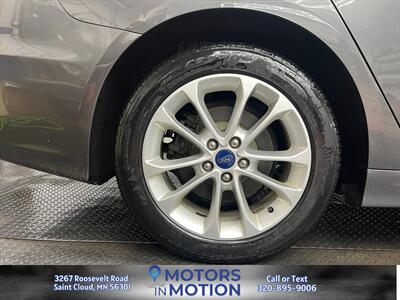 2019 Ford Fusion Hybrid SE   - Photo 19 - Saint Cloud, MN 56301