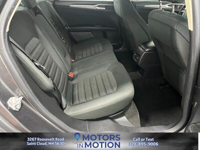 2019 Ford Fusion Hybrid SE   - Photo 17 - Saint Cloud, MN 56301