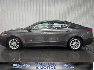 2019 Ford Fusion Hybrid SE   - Photo 2 - Saint Cloud, MN 56301