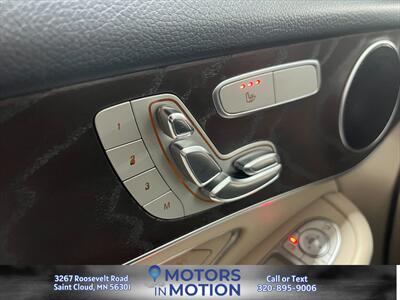 2018 Mercedes-Benz GLC 300 4MATIC AWD w/Sunroof   - Photo 14 - Saint Cloud, MN 56301