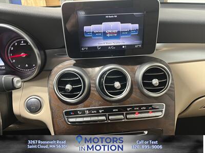 2018 Mercedes-Benz GLC 300 4MATIC AWD w/Sunroof   - Photo 12 - Saint Cloud, MN 56301