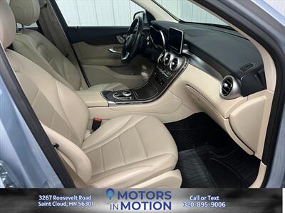 2018 Mercedes-Benz GLC 300 4MATIC AWD w/Sunroof   - Photo 19 - Saint Cloud, MN 56301