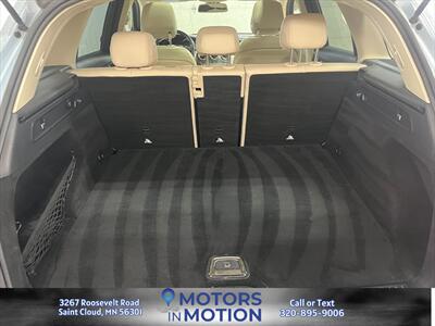 2018 Mercedes-Benz GLC 300 4MATIC AWD w/Sunroof   - Photo 17 - Saint Cloud, MN 56301