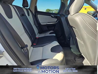 2017 Volvo XC60 T6 Dynamic AWD 2.0 - Photo 18 - Saint Cloud, MN 56301