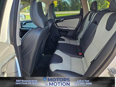 2017 Volvo XC60 T6 Dynamic AWD 2.0 - Photo 16 - Saint Cloud, MN 56301