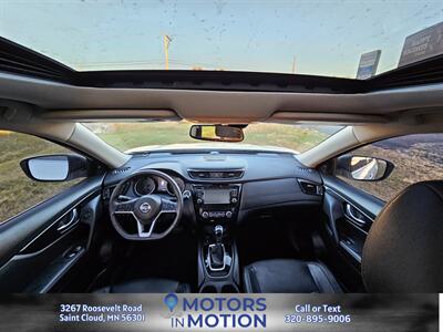 2019 Nissan Rogue SL AWD w/Sunroof - Photo 10 - Saint Cloud, MN 56301