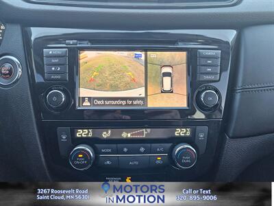 2019 Nissan Rogue SL AWD w/Sunroof - Photo 11 - Saint Cloud, MN 56301