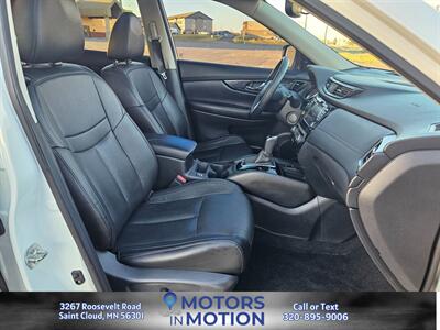 2019 Nissan Rogue SL AWD w/Sunroof - Photo 19 - Saint Cloud, MN 56301