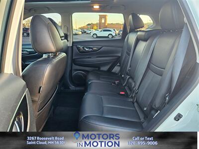 2019 Nissan Rogue SL AWD w/Sunroof - Photo 16 - Saint Cloud, MN 56301