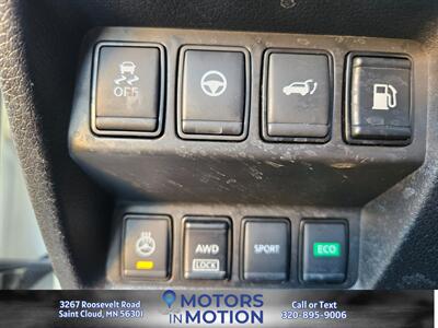 2019 Nissan Rogue SL AWD w/Sunroof - Photo 13 - Saint Cloud, MN 56301