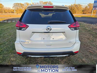 2019 Nissan Rogue SL AWD w/Sunroof - Photo 4 - Saint Cloud, MN 56301
