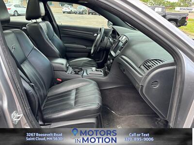2016 Chrysler 300 S AWD - Photo 14 - Saint Cloud, MN 56301