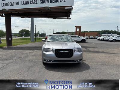 2016 Chrysler 300 S AWD - Photo 8 - Saint Cloud, MN 56301