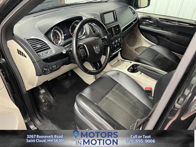 2019 Dodge Grand Caravan SXT - Photo 4 - Saint Cloud, MN 56301