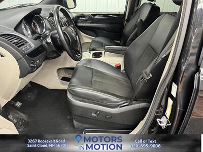 2019 Dodge Grand Caravan SXT - Photo 3 - Saint Cloud, MN 56301