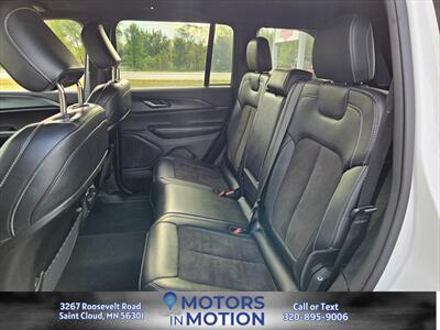 2023 Jeep Grand Cherokee Altitude AWD - Photo 6 - Saint Cloud, MN 56301