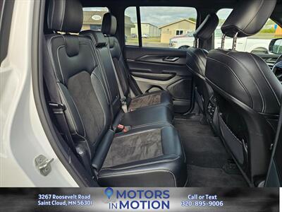 2023 Jeep Grand Cherokee Altitude AWD - Photo 8 - Saint Cloud, MN 56301