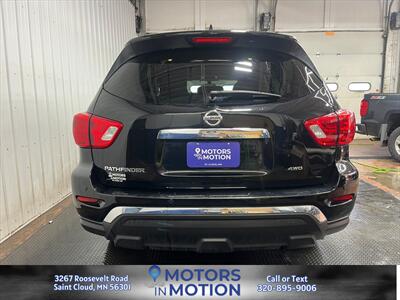 2019 Nissan Pathfinder S 4WD - Photo 4 - Saint Cloud, MN 56301